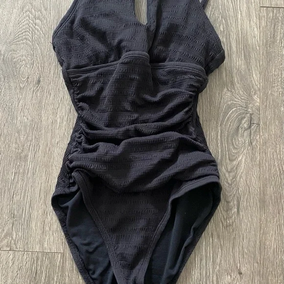 Ellen Tracy High Neck Key Hole One Piece black swimsuit medium 8 slimming sexy​ - Picture 7 of 11